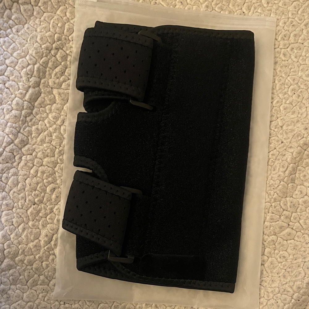 Black Adjustable Wrist Brace